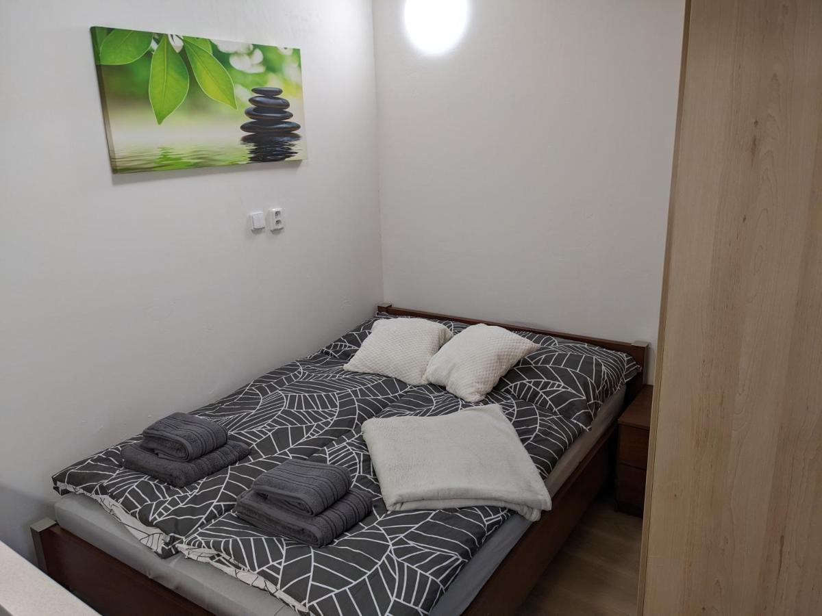 Utulne Studio U Marianskeho Udoli V Brne - Lisni Brno Exterior foto